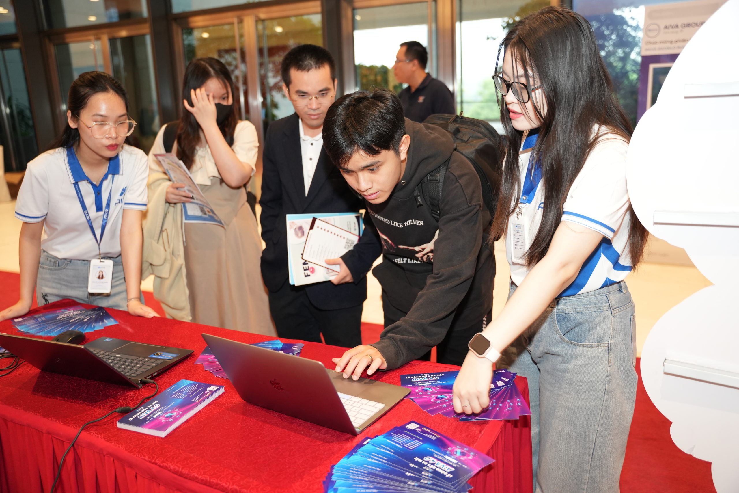 Tham luận của thầy Cao Vương và AIVA tại AI4VN 2025 – Tầm nhìn và ứng dụng thực tế trong doanh nghiệp Việt