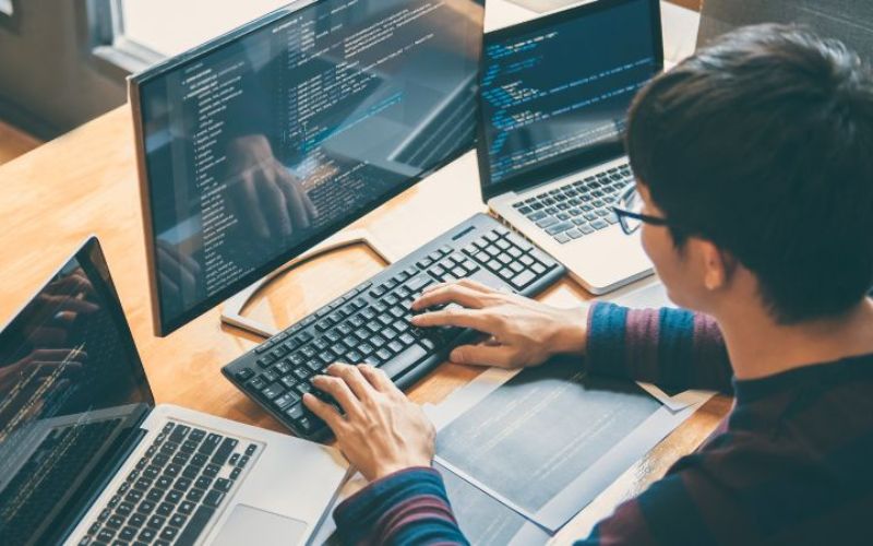 Lộ Trình Lựa Chọn Khóa Học AI Cho Chủ Doanh Nghiệp Để Tối Ưu Hóa Vận Hành Và Tăng Trưởng Đột Phá